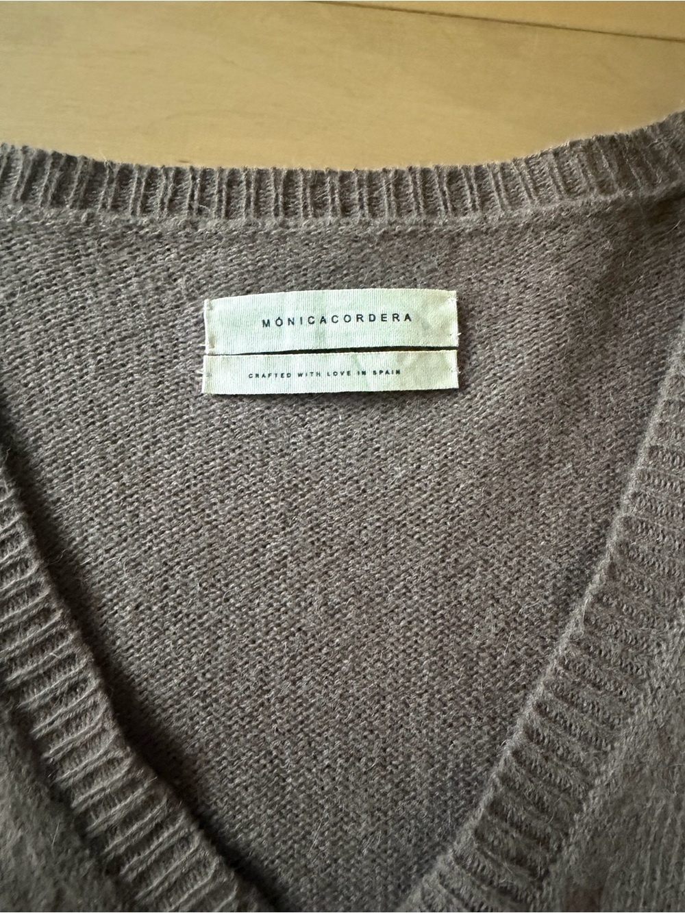 Cordera V neck sweater - Picture 2 of 3
